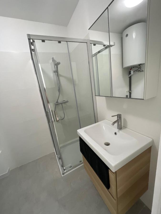 Appartement 30 M2, Piscine Et Parking Prive Mouans-Sartoux Exterior photo