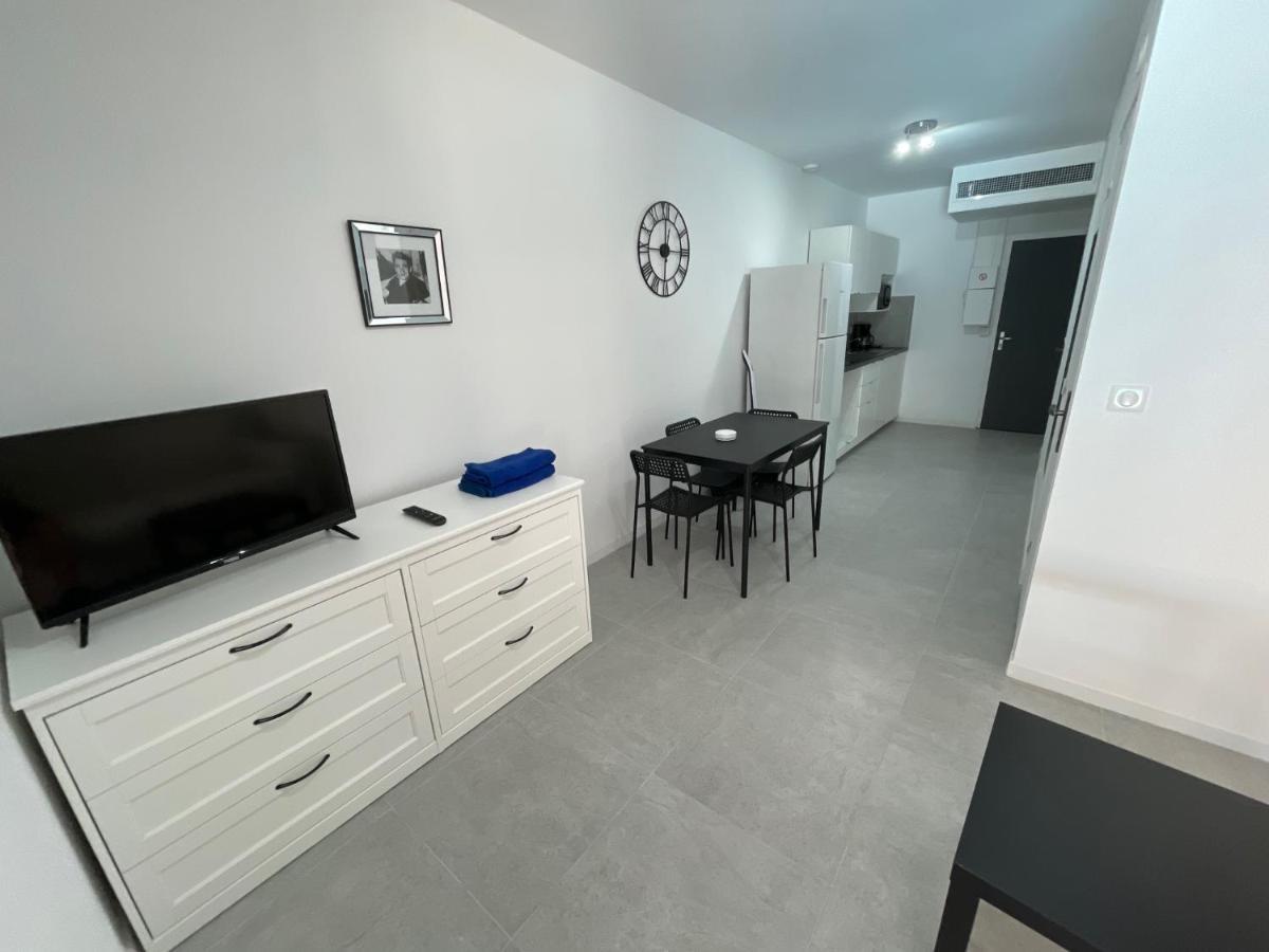 Appartement 30 M2, Piscine Et Parking Prive Mouans-Sartoux Exterior photo