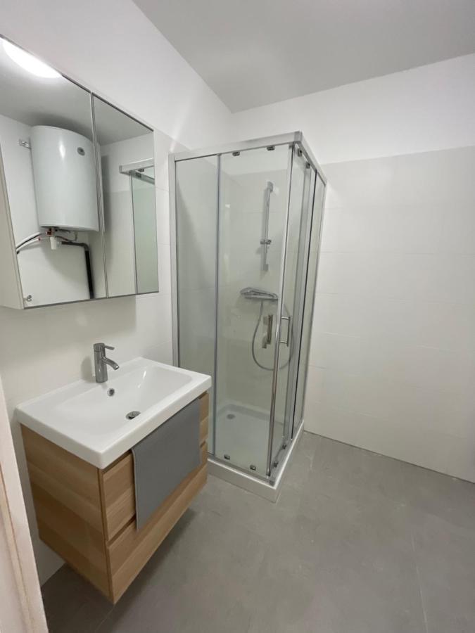 Appartement 30 M2, Piscine Et Parking Prive Mouans-Sartoux Exterior photo