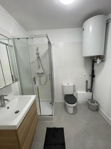 Appartement 30 M2, Piscine Et Parking Prive Mouans-Sartoux Exterior photo